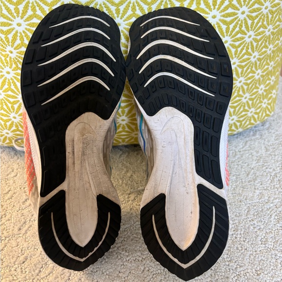 Nike running shoes - Picture 3 of 4